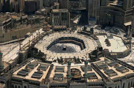 General view from a plane window shows muslims as they pray at the Grand mosque during the annual Haj pilgrimage, in Mecca, Saudi Arabia September 2, 2017. REUTERS/Suhaib Salem