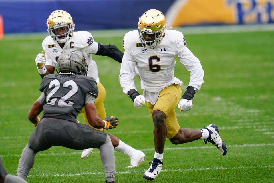 Notre Dame linebacker Jeremiah Owusu-Koramoah (6) will play a big role in trying to limit Clemson’s offense.