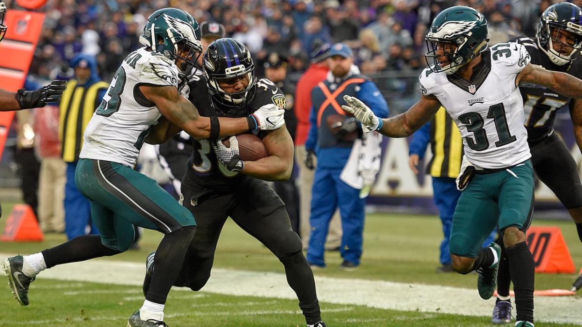 Ravens hold on at end to squeeze past Eagles 27-26