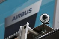 Airbus studies self-taxiing airplanes to avoid tarmac collisions