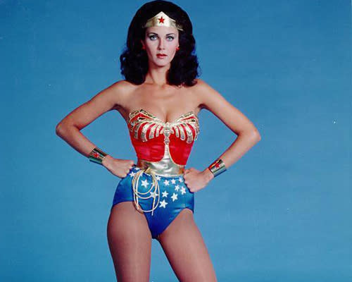 Será coincidencia o la cantante guarda especial gusto por el famoso personaje que interpretó Lynda Carter en los 80’.