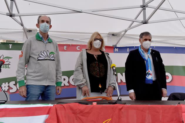 ROME, ITALY - NOVEMBER 05: (L-R) The three secretaries-general Fim Roberto Benaglia, Francesca Re David, Uilm Rocco Palombella with the Metalworkers on strike demonstrate at Piazza Esquilino  on November 5, 2020 in Rome, Italy. The metalworkers of Fim-Cisl, Fiom-Cgil, Uilm-Uil called for a four-hour strike and nationwide demonstrations requesting the renewal of the national collective labour agreements contract which expired 10 months ago. (Photo by Simona Granati - Corbis/Getty Images) (Photo: Simona Granati - Corbis via Getty Images)