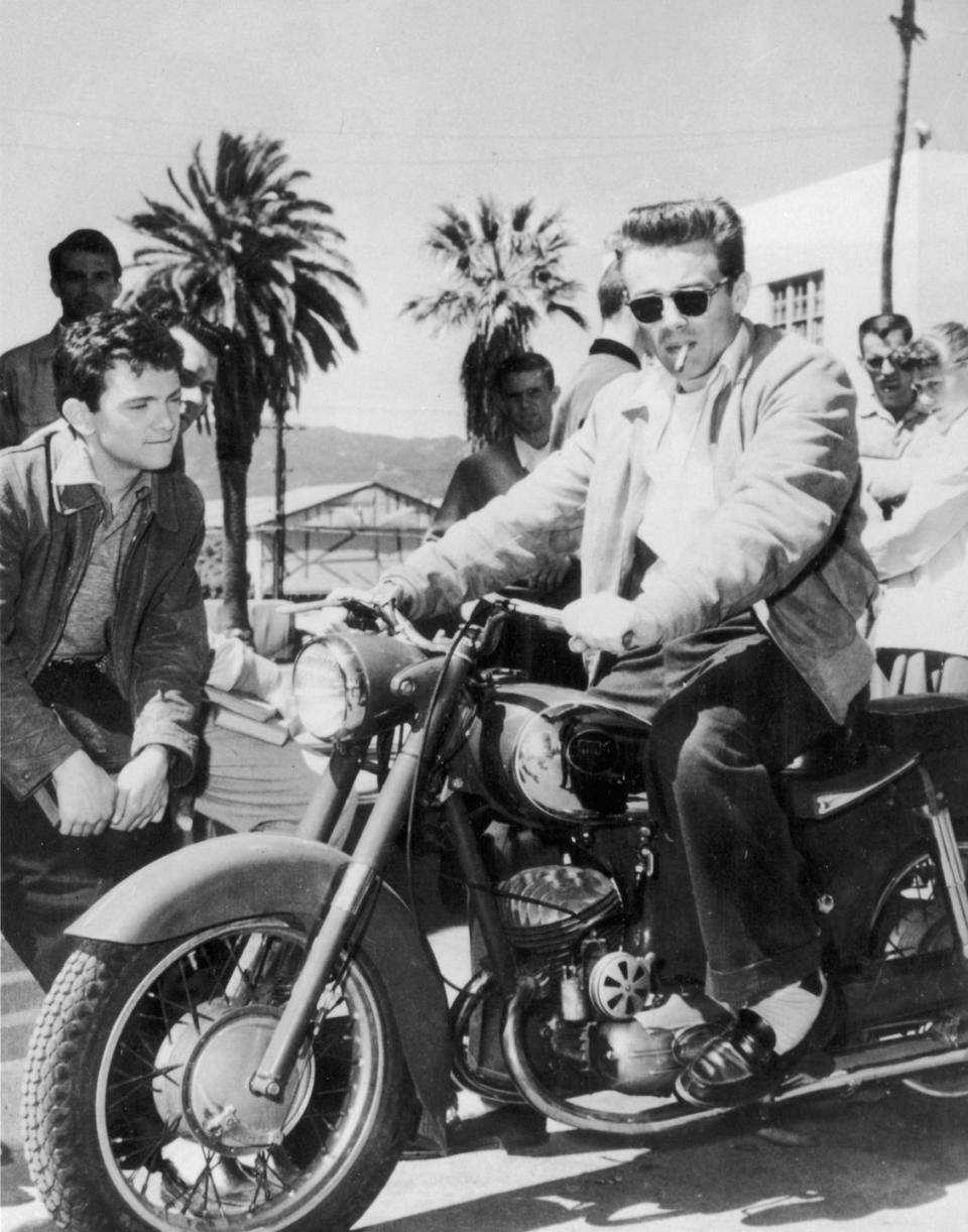 <p>Much to the studio's chagrin, Dean never stopped riding his motorcycle. </p>