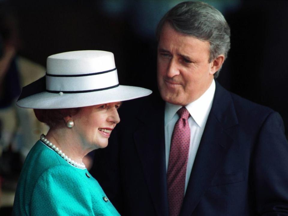  Brian Mulroney greets Margaret Thatcher in Toronto in 1988.