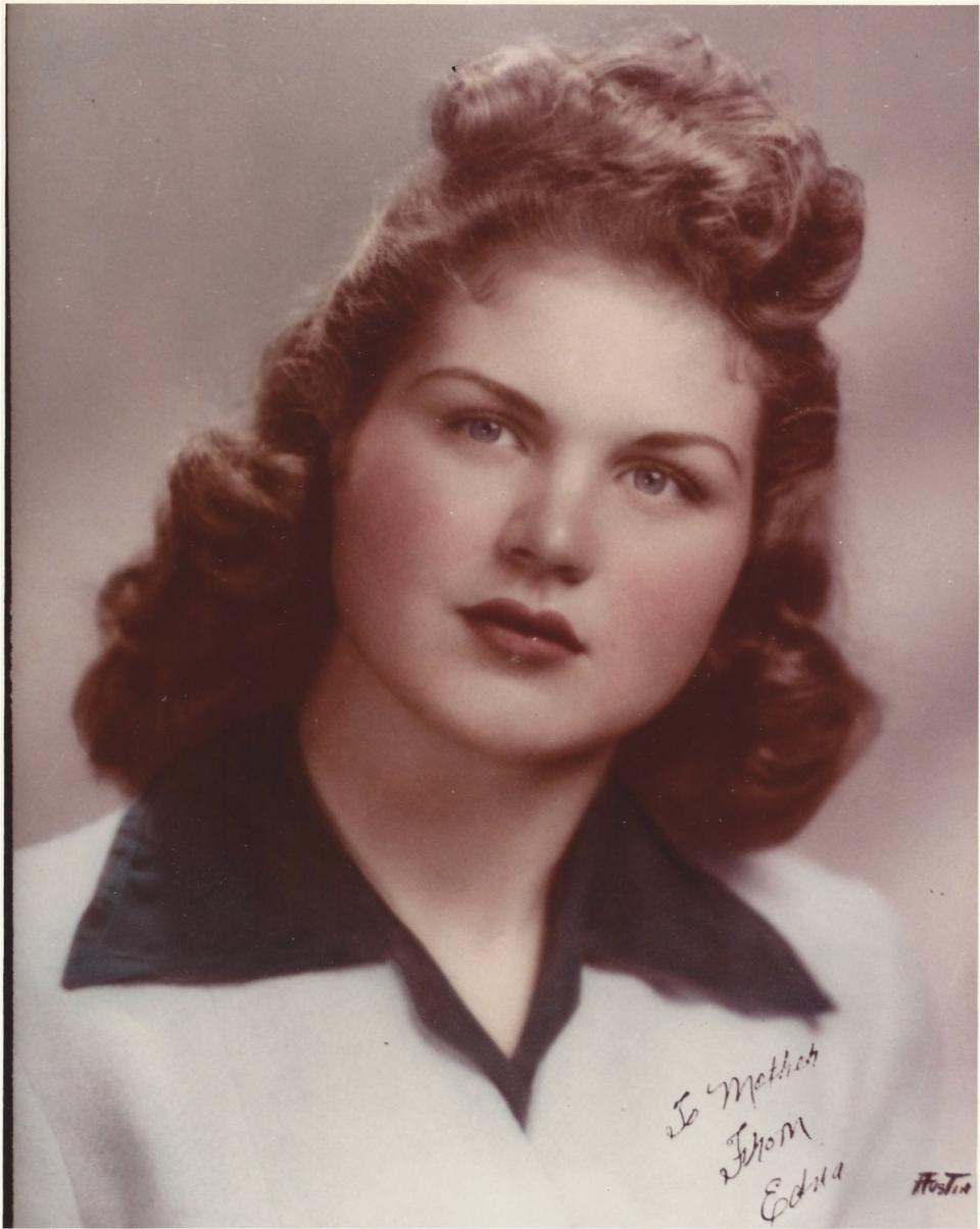 Edna Mae Logsdon in 1947, at age 17.