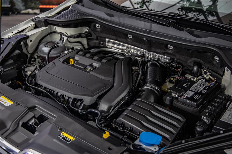 ŠKODA KAROQ黑熊特仕版搭載最新版本的1.5 TSI EVO汽油渦輪增壓引擎，擁有150匹馬力以及25.5公斤米之最大動力輸出。（圖／ŠKODA提供）