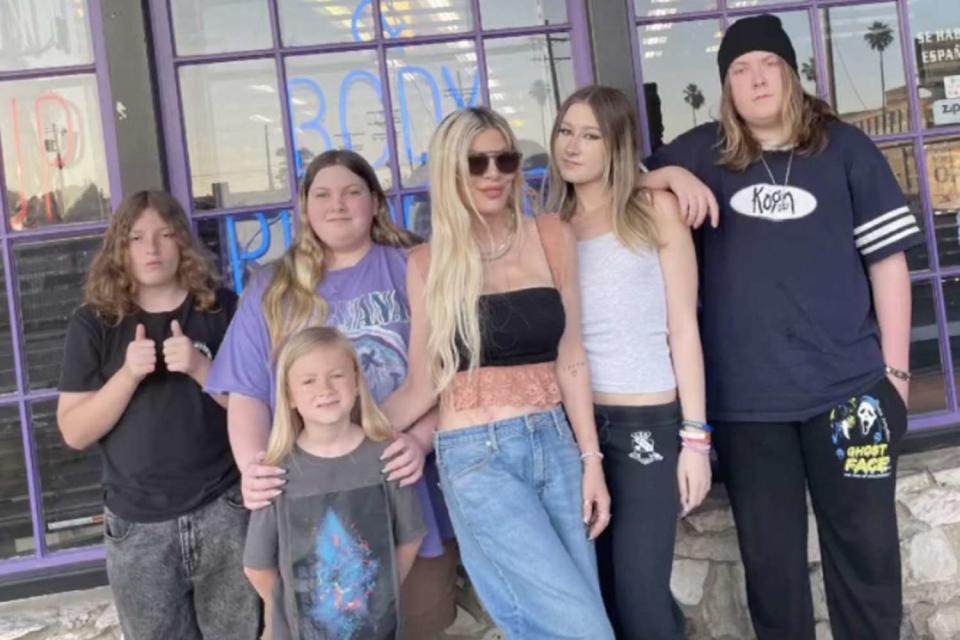 <p>Tori Spelling/Instagram</p> From Left: Finn McDermott, Hattie McDermott, Beau McDermott, Tori Spelling, Stella McDermott and Liam McDermott