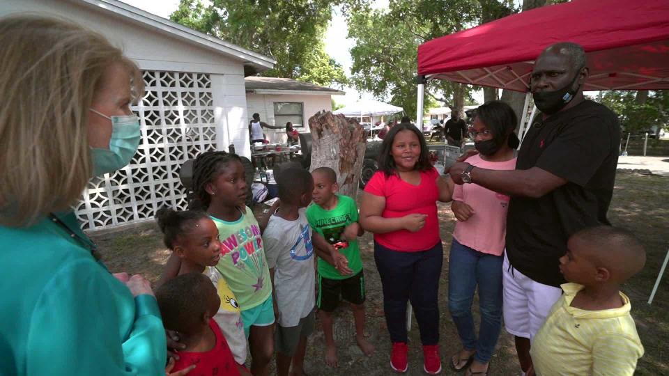 Erin Moriarty with Crosley Green and his grandchildren at a family celebration following his release from prison.  