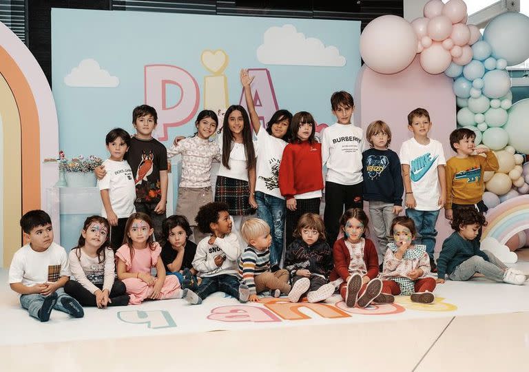 Thiago, Mateo y Ciro entre los niños presentes en el cumpleaños de Pía Di María