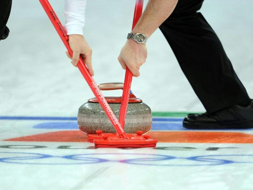 Curling: Deutsches Mixed-Team startet mit Sieg in WM