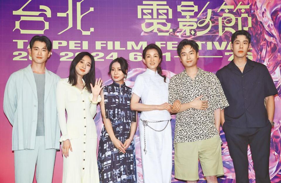 吳慷仁（左起）、李沐、導演鄭雅之、葉全真、大鶴、周予天23日出席《塑膠花》北影首映。（陳俊吉攝）