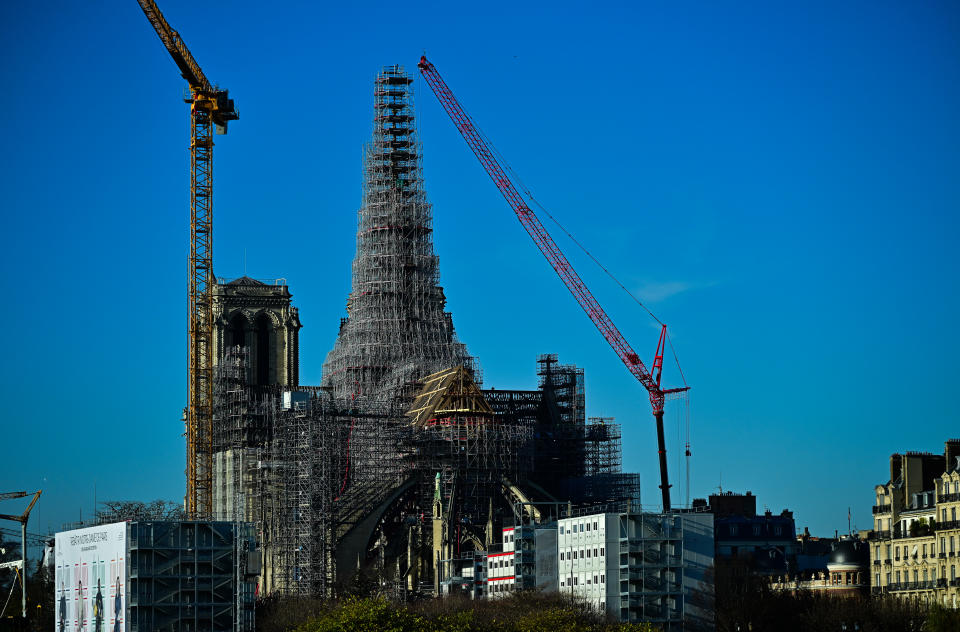 Noch ist Notre-Dame eine große Baustelle, doch in weniger als einem Jahr soll die Kathedrale nach dem verheerenden Feuer wieder in voller Pracht stehen. (Bild: Christian Liewig - Corbis/Getty Images)