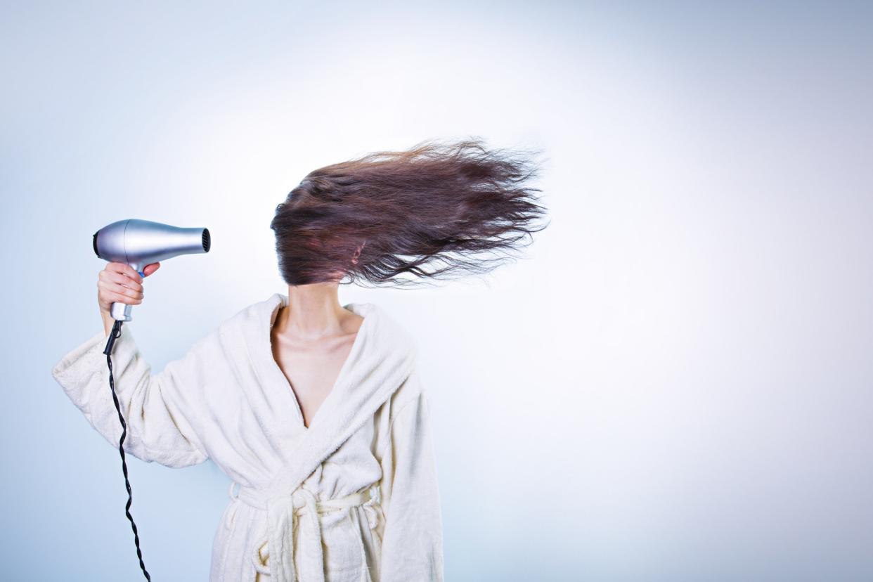 Better settle with having damp hair, then [Photo: Pexels]