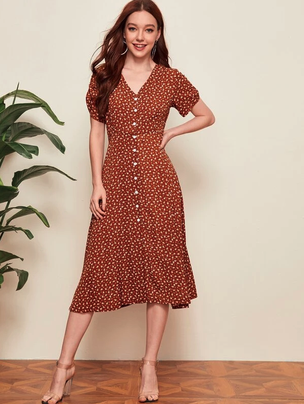 SHEIN Ditsy Floral Button Up Split Dress. Image via SHEIN.