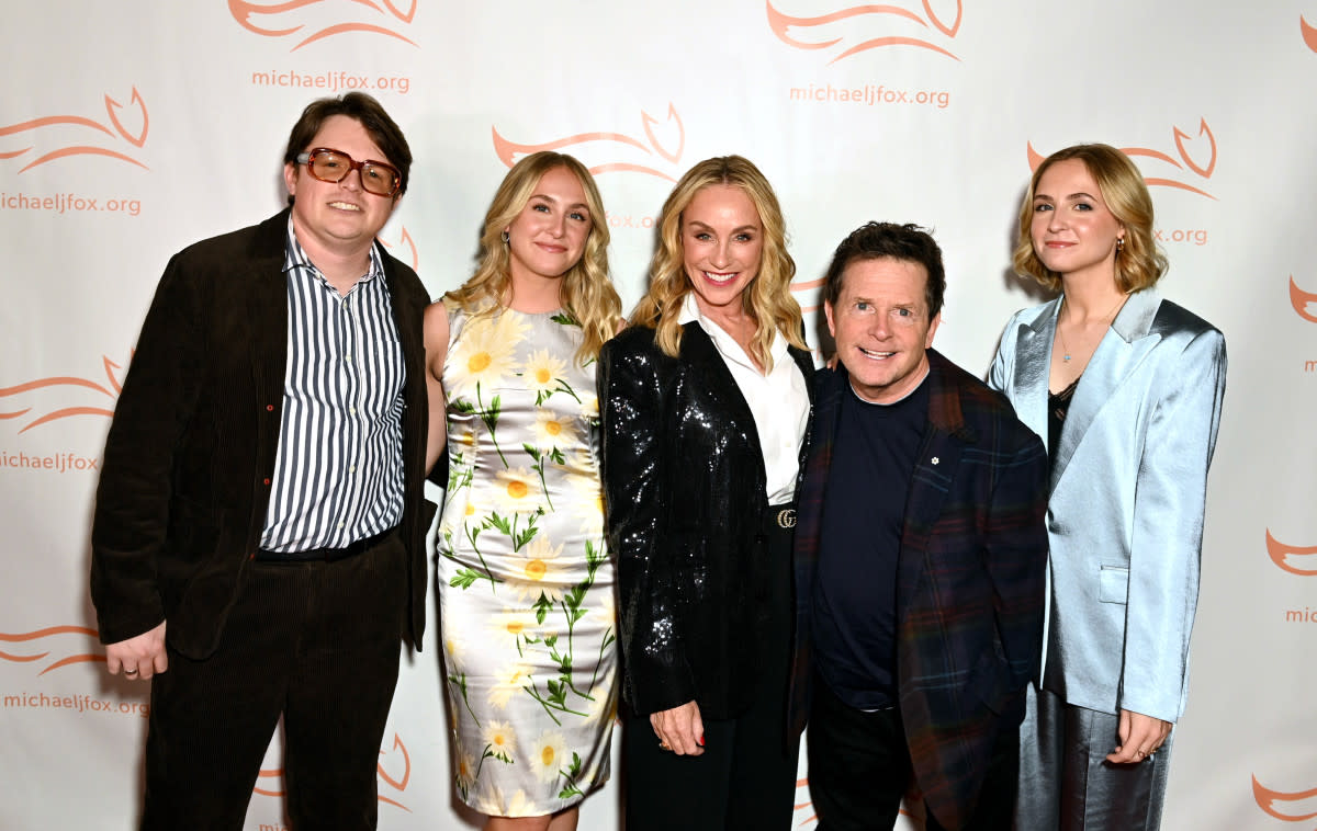 (L-R) Sam Fox, Aquinnah Fox, Tracy Pollan, Michael J. Fox and Schuyler Fox attend 2023 A Funny Thing Happened On The Way To Cure Parkinson's at Casa Cipriani on November 11, 2023 in New York City. <p>Bryan Bedder/Getty Images</p>