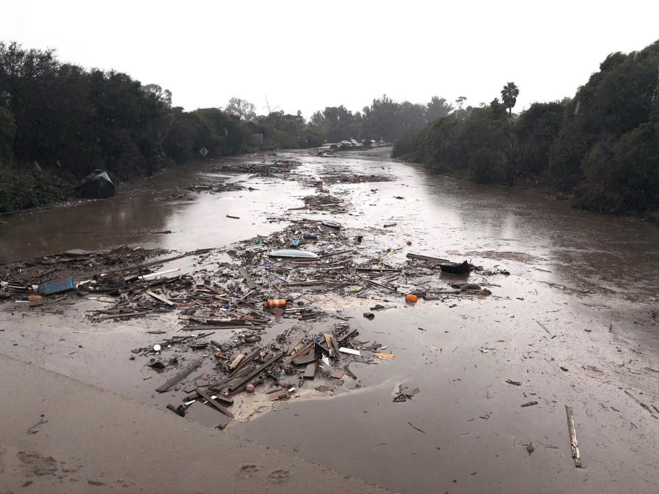 Debris&nbsp;flows with the mud in Montecito. (Photo: Mike Eliason/Santa Barbara County Fire Department via Reuters)