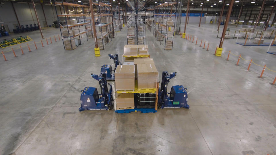 Watch to see how Vaux Smart Autonomy revolutionizes material handling processes in warehouses, distribution centers and manufacturing facilities.
