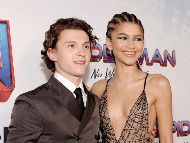 Twitter's favourite celebrity couple Zendaya and Tom Holland hold