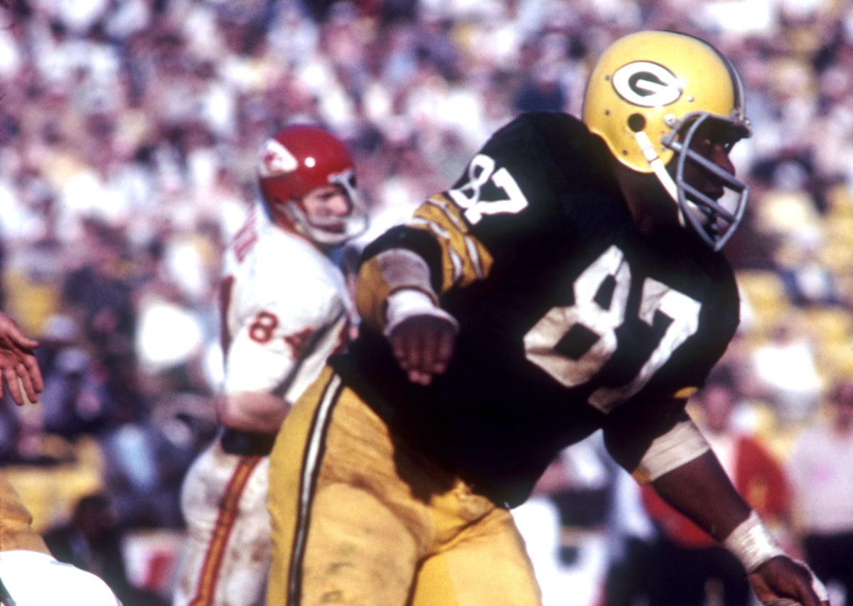 NFL Hall of Famer Willie Davis Dead at 85, Won 5 Championships