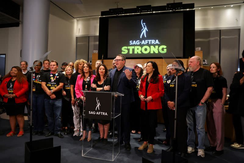 FILE PHOTO: Striking actors reach tentative agreement with Hollywood studios to end strike