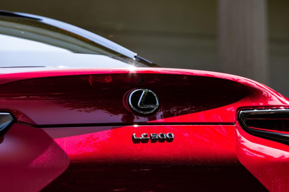 <p>2019 Lexus LC500</p>