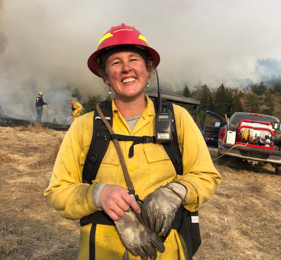 Lenya Quinn-Davidson, co-founder of the Humboldt Prescribed Burn Association, on a burn last fall. (Photo: Thomas Stratton)