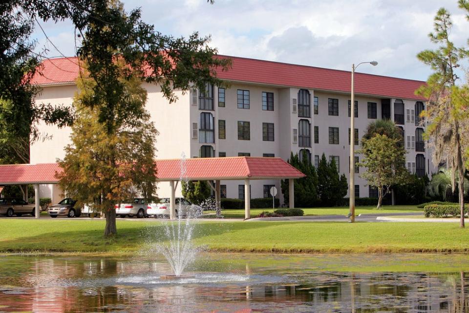 Estates at Carpenters in North Lakeland opened its doors to residents of a nursing home in St. Petersburg this week who were under mandatory evacuation orders.