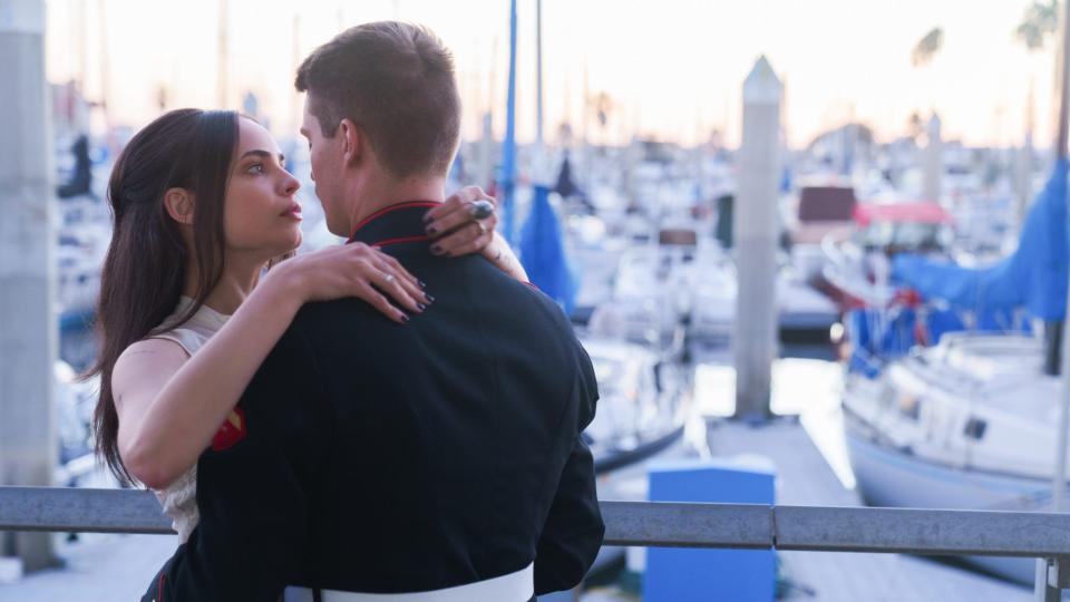 Purple Hearts. (L to R) Sofia Carson as Cassie, Nicholas Galitzine as Luke in Purple Hearts. Cr. Hopper Stone/Netflix © 2022.