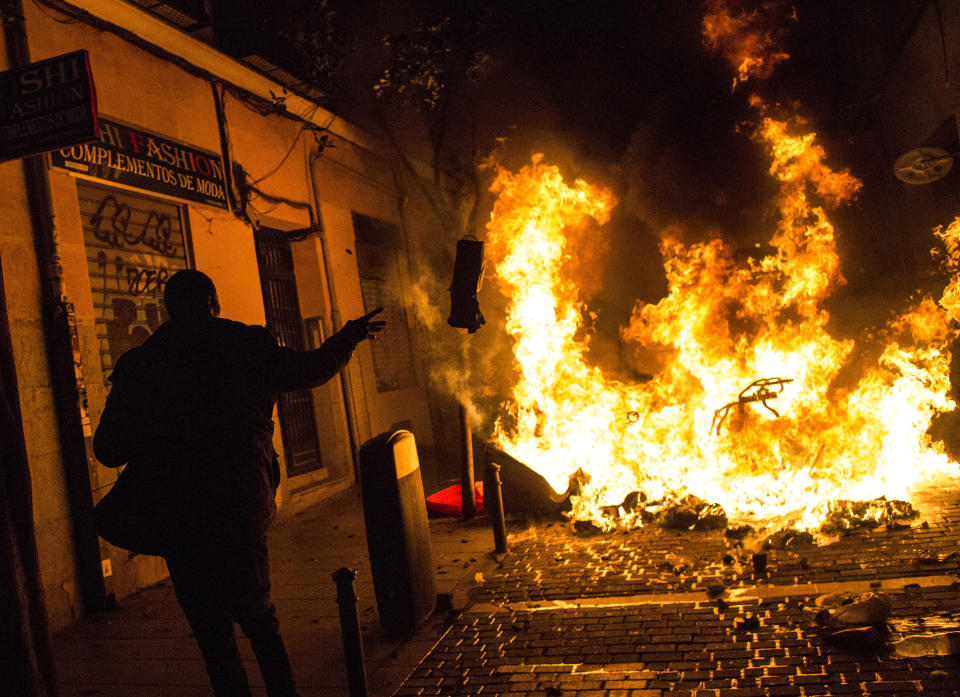 Una barricada en Lavapiés (AP).