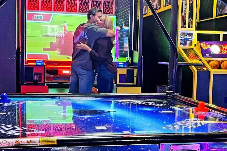 Los Angeles, CA - *EXCLUSIVE* - Shanna Moakler and her boyfriend, Matthew Rondeau are seen enjoying themselves at Dave and Busters only hours after police responded to a "Domestic Disturbance" call at Moakler's SFV home. Shanna &amp; Matthew were seen shooting basketballs, skee-ball &amp; motorcycles at the Northridge Dave &amp; Busters. Pictured: Shanna Moakler, Matthew Rondeau BACKGRID USA 29 JULY 2022 BYLINE MUST READ: LionsShareNews / BACKGRID USA: +1 310 798 9111 / usasales@backgrid.com UK: +44 208 344 2007 / uksales@backgrid.com *UK Clients - Pictures Containing Children Please Pixelate Face Prior To Publication*