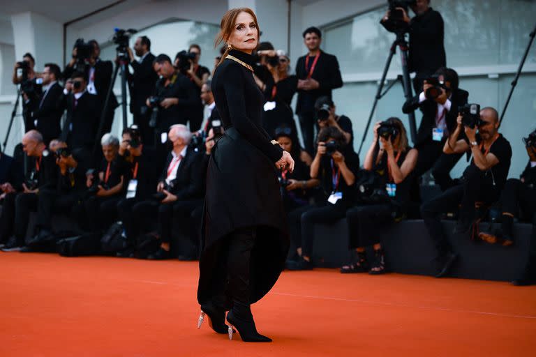 Festival de Venecia: de la familia Darín a Isabelle Huppert, los mejores looks de las estrellas