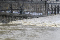 Il fiume spaventa la città di Torino (Photo by Massimiliano Ferraro/NurPhoto via Getty Images).