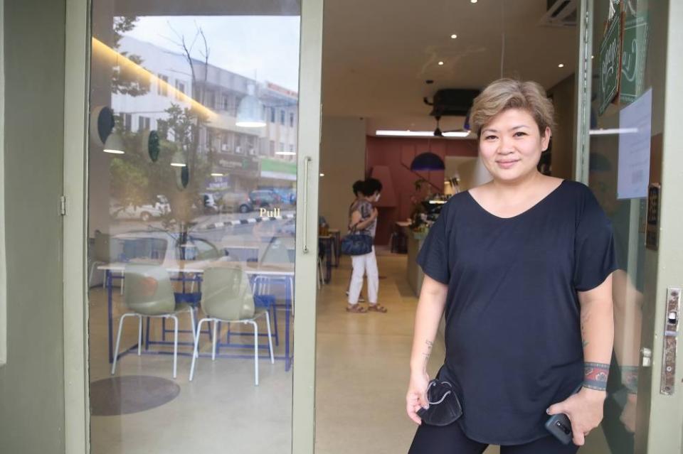 Dora Ong is pictured at the Awesome Canteen in Taman Paramount, June 15, 2022. — Picture by Choo Choy May