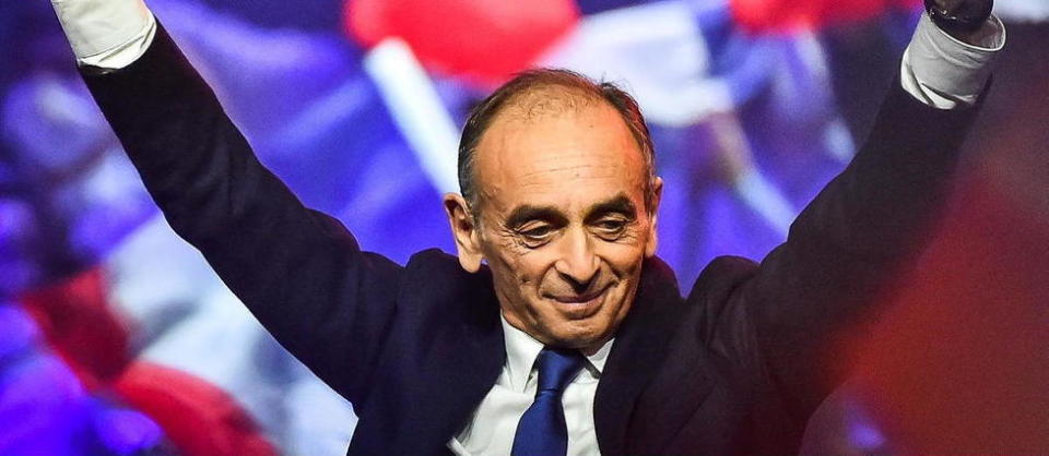 La direction des Républicains a confirmé à RTL que le jeune homme qui a agressé Éric Zemmour lors de son arrivée à Villepinte est encarté chez eux.
