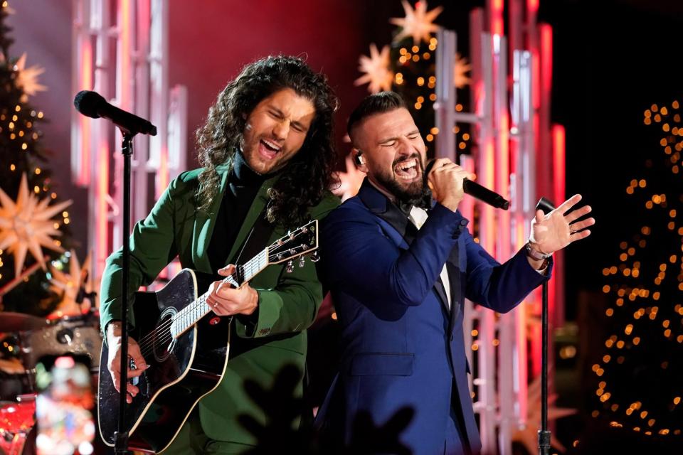 CHRISTMAS IN ROCKEFELLER CENTER -- 2022 -- Pictured: (l-r) Dan Smyers and Shay Mooney of Dan + Shay -- (Photo by: Ralph Bavaro/NBC via Getty Images)