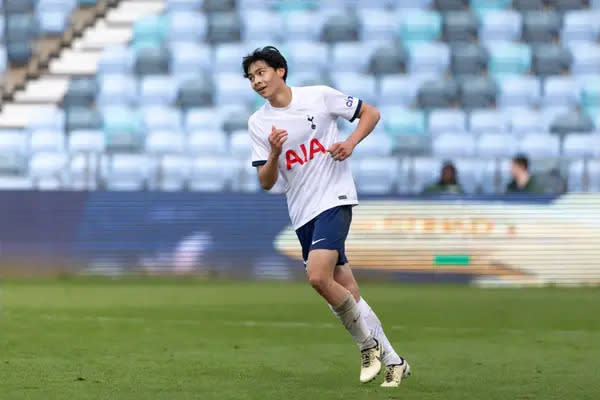 Manchester City agree deal to sign Tottenham midfielder on two-year contract