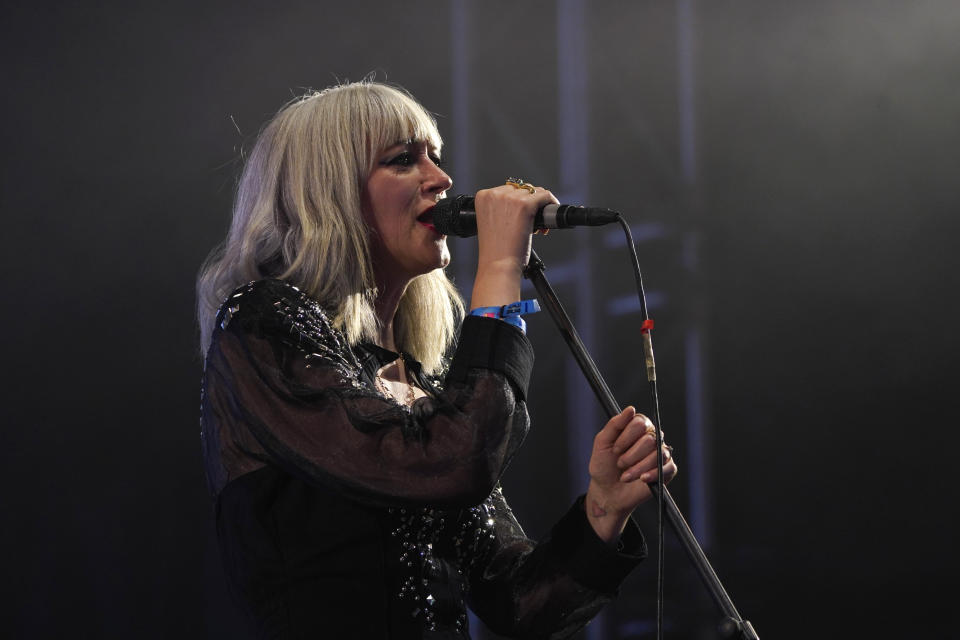 Helen Marnie de Ladytron durante su concierto en el festival Corona Capital en la Ciudad de México, el domingo 19 de noviembre de 2023. (Foto AP/Aurea Del Rosario)