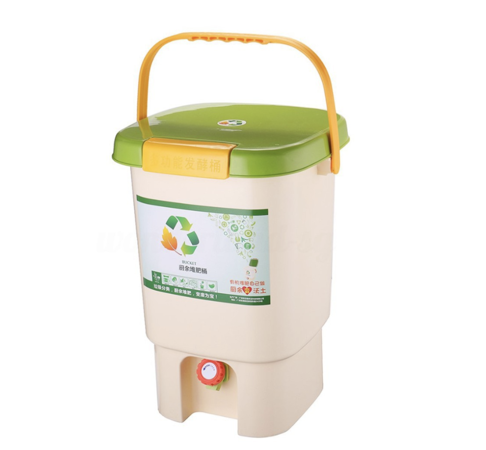 Kitchen food recycle waste compost bin. (PHOTO: Shopee)