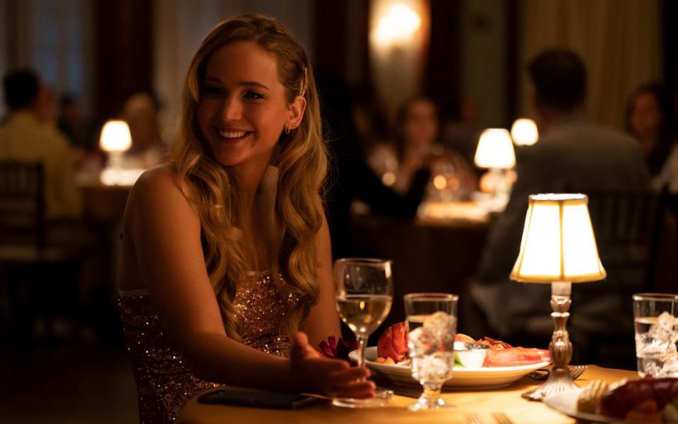 Jennifer Lawrence soll in "No Hard Feelings" einen deutlich jüngeren Mann verführen. (Bild: 2023 CTMG/Sony Pictures)