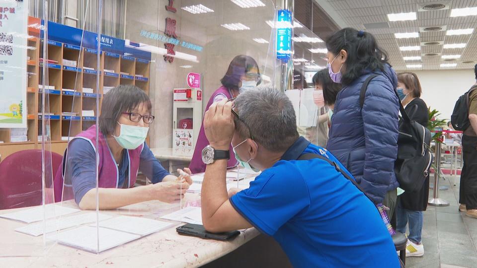 新制退休金推行18年，勞工年滿60歲便有資格申請。（資料畫面）