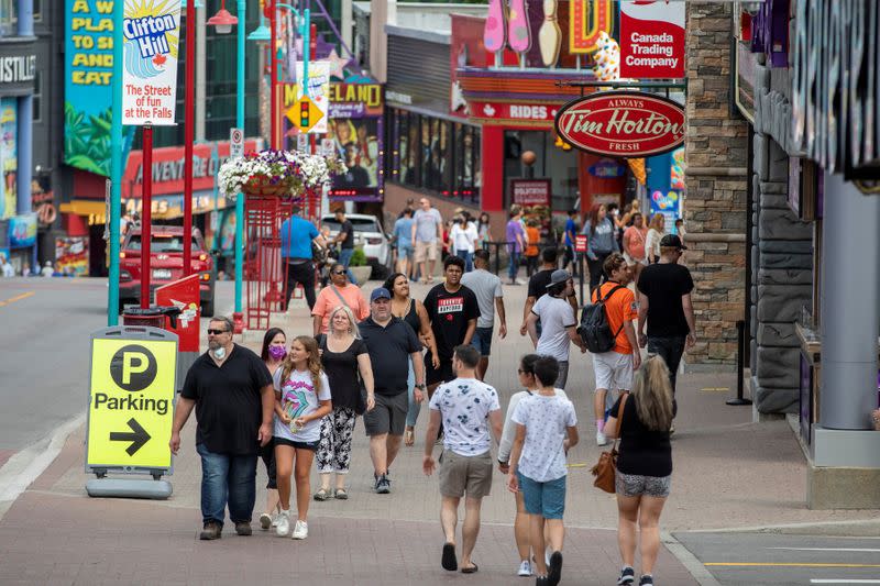 Tourist in Niagara Falls