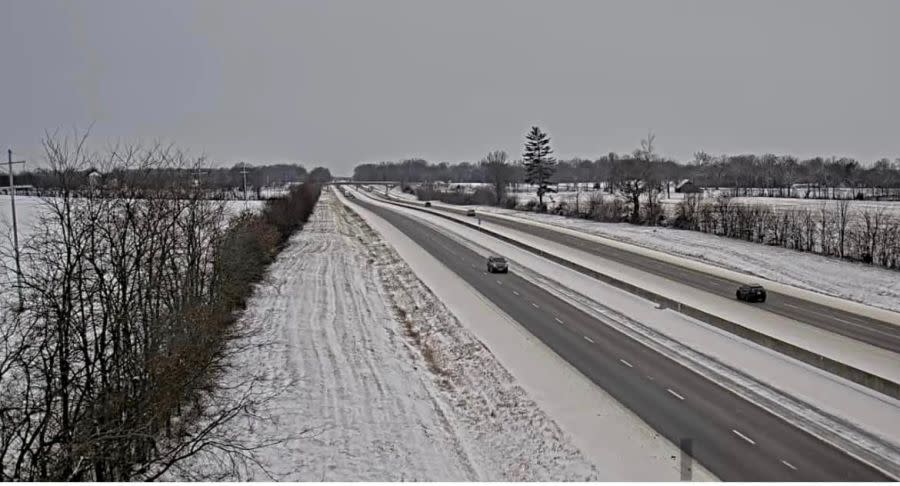 Snow near mile marker 17 on I-65 in Warren County, KY (Courtesy: Warren County Emergency Management)