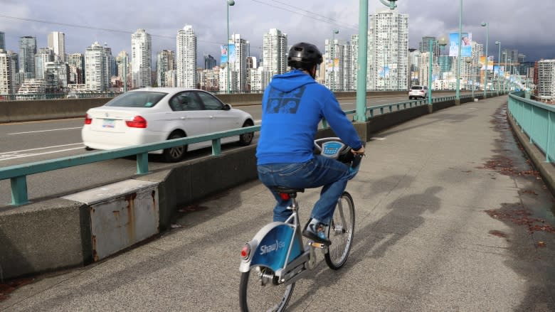 Vancouver's Cambie Street Bridge to lose car lane to make way for bikes