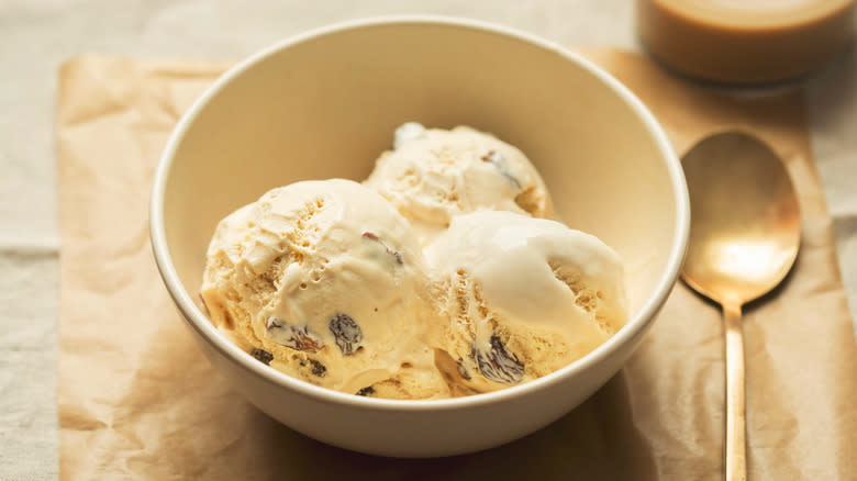 Rum raisin ice cream