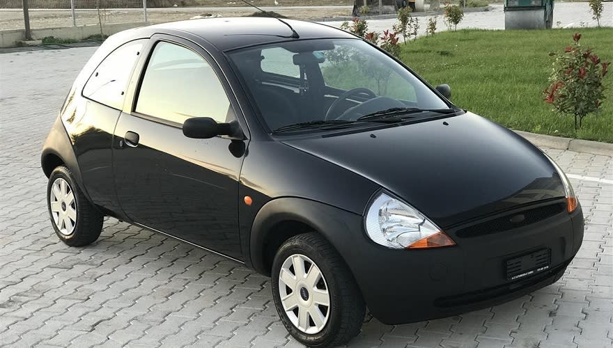 Ford Ka con el diseño de los primeros modelos en llegar al país.