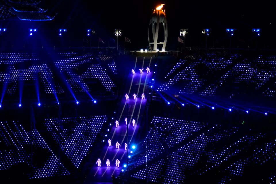 <p>Dancers perform during the closing ceremony of the Pyeongchang 2018 Winter Olympic Games at the Pyeongchang Stadium on February 25, 2018. / AFP PHOTO / JAVIER SORIANO </p>