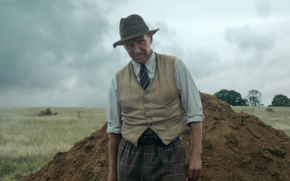 the dig Ralph Fiennes as Basil Brown - Netflix