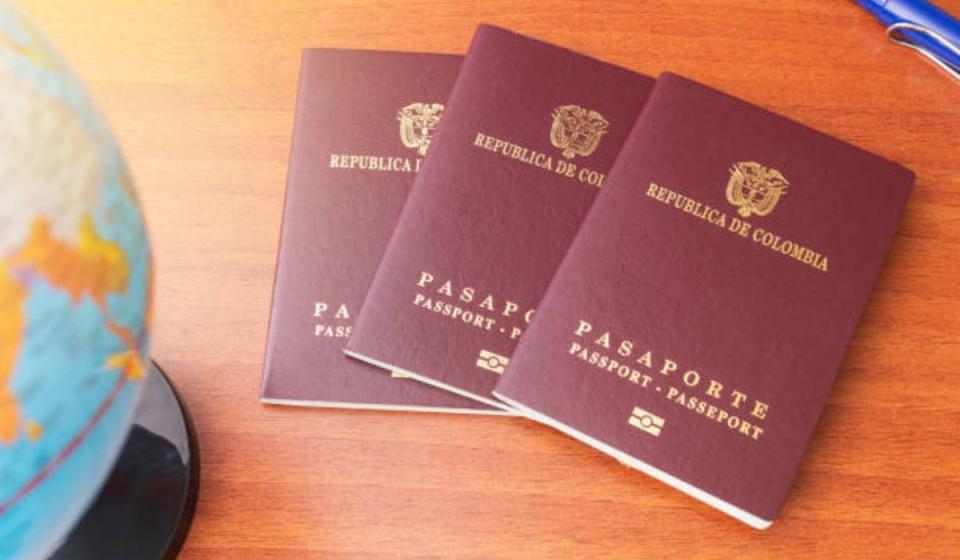 Pasaporte de emergencia en Colombia. Foto: tomada de istockphoto.com - Carlos Andres Serna Pulido