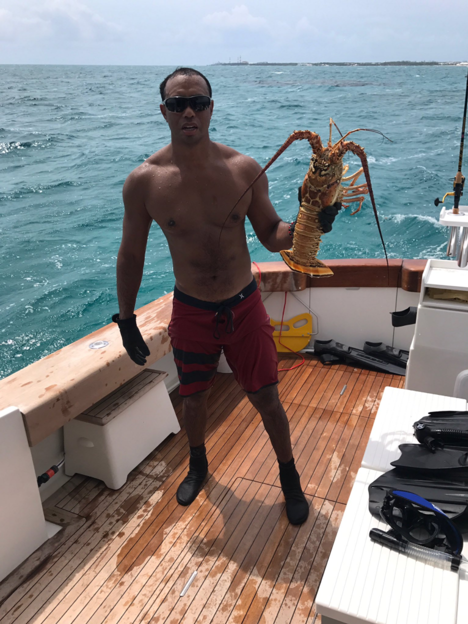 Tiger Woods 1, Lobster 0 (via @TigerWoods)