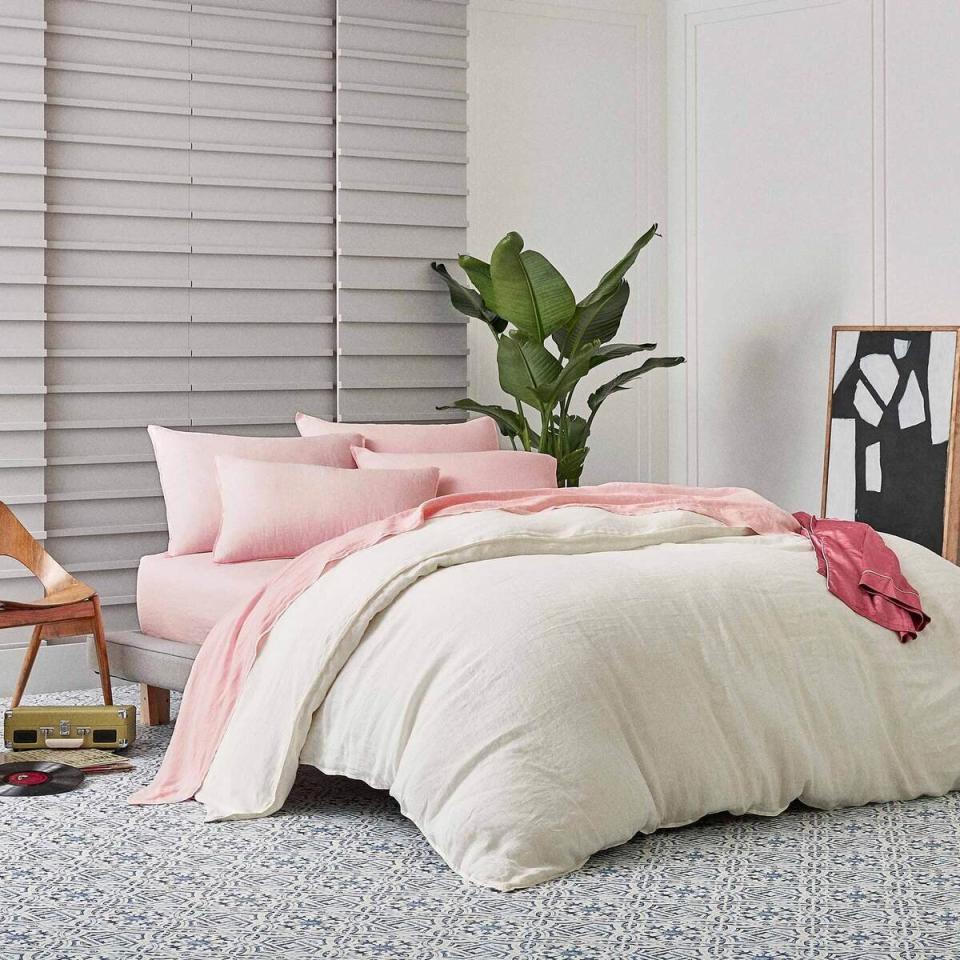 Includes a flat sheet, fitted sheet and two pillow cases. Normally $259, <a href="https://fave.co/33SBetL" target="_blank" rel="noopener noreferrer">get it for 20% off for $208</a>.
